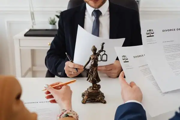 our fees Rawtenstall from EH Mediation - image of couple in joint mediation meeting
